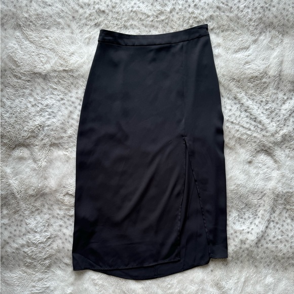 BCBGeneration Size 0 Black front slit midi skirt - Picture 3 of 8